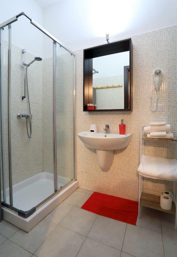 Primo Piano Guesthouse - Bari Policlinico Экстерьер фото